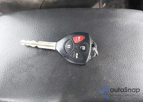 2011 Toyota Corolla S z USA, uszkodzony, nr VIN 2T1BU4EE1BC679049